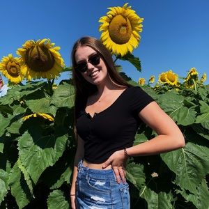 Meet your Posher, Kayla